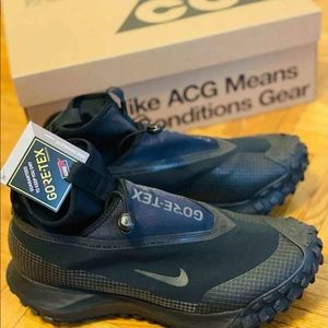NIKE ACG GORE-TEX “Mountain Fly” New with Box!